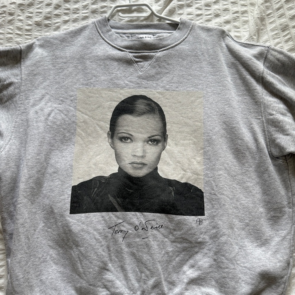 Anine Bing x Terry O’Neill Ramona Kate Moss Sweatshirt - Picture 1 of 4